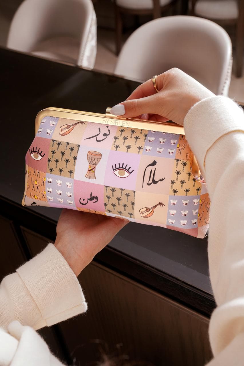 City & Sea handbag showcase
